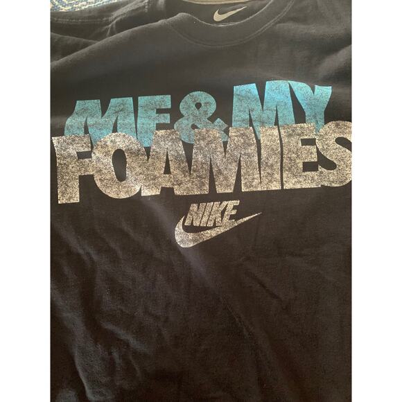 Nike tee me and my foamies black Mens size xl extra large - Picture 4 of 4